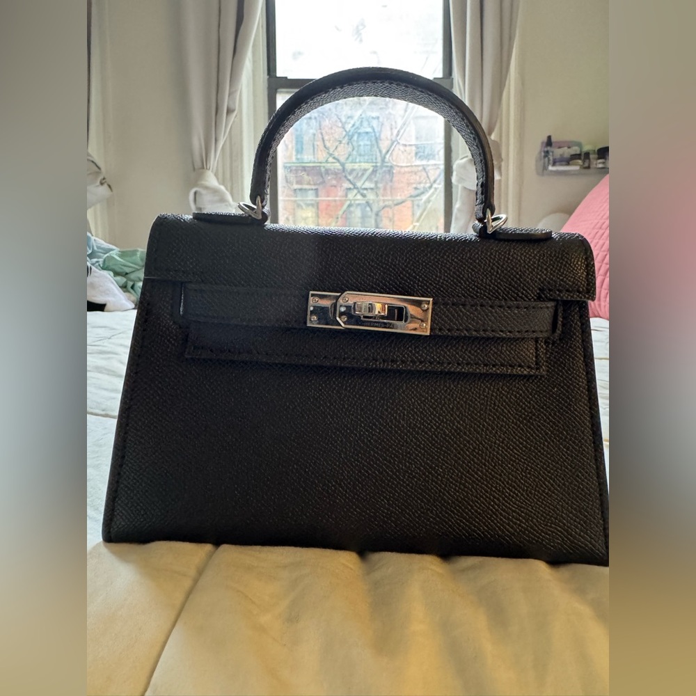 Woman’s purse handbag